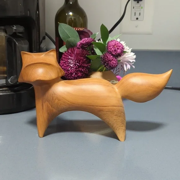 Wooden Fox Figurine - Picture 1 of 6